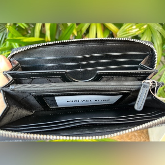 Michael Kors COOPER Tech Zip Around Wallet Jacquard MK Black Multi - Picture 3 of 4